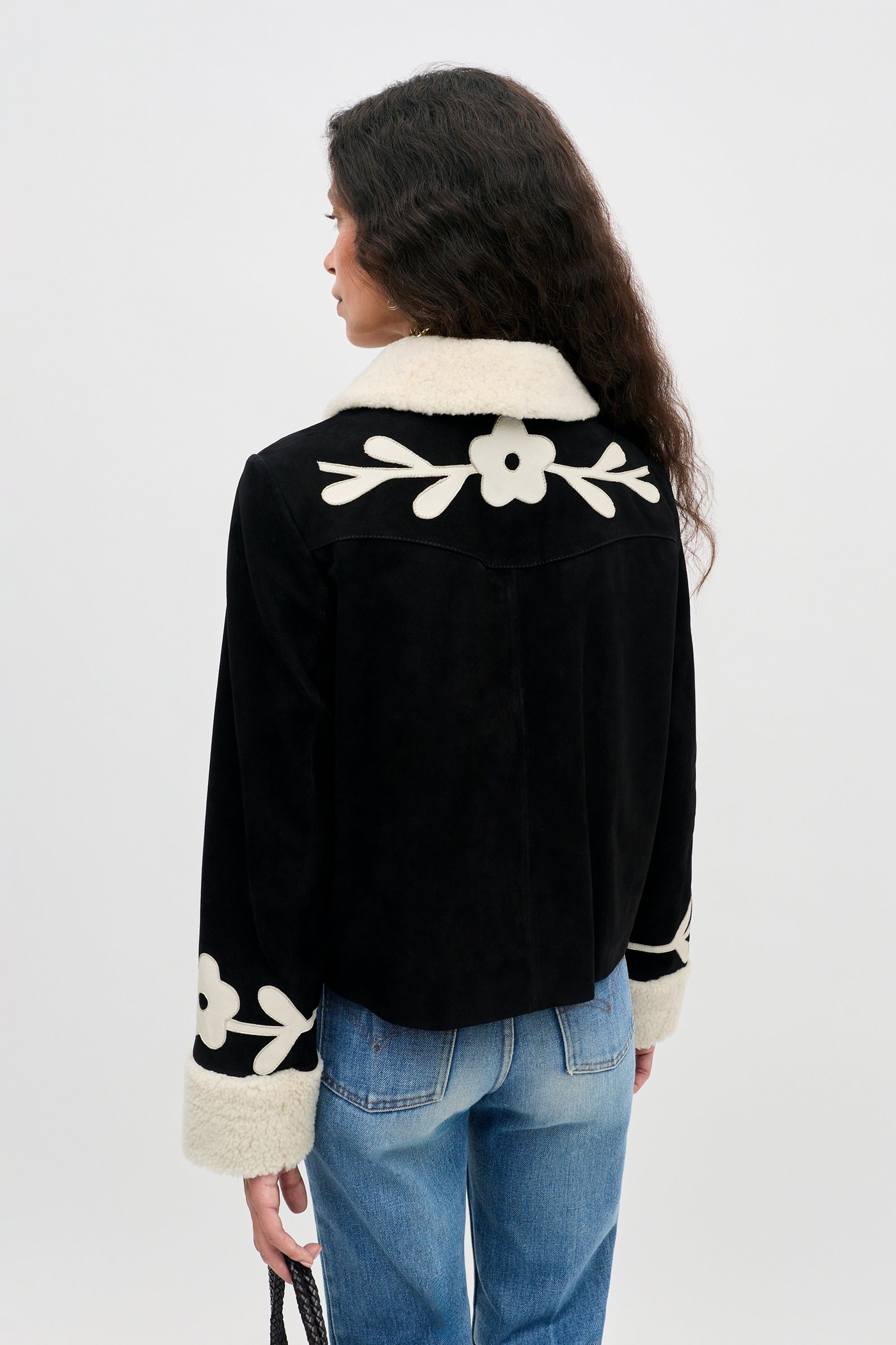 Brodie - Retro Daisy Applique Embroidery Black view 4