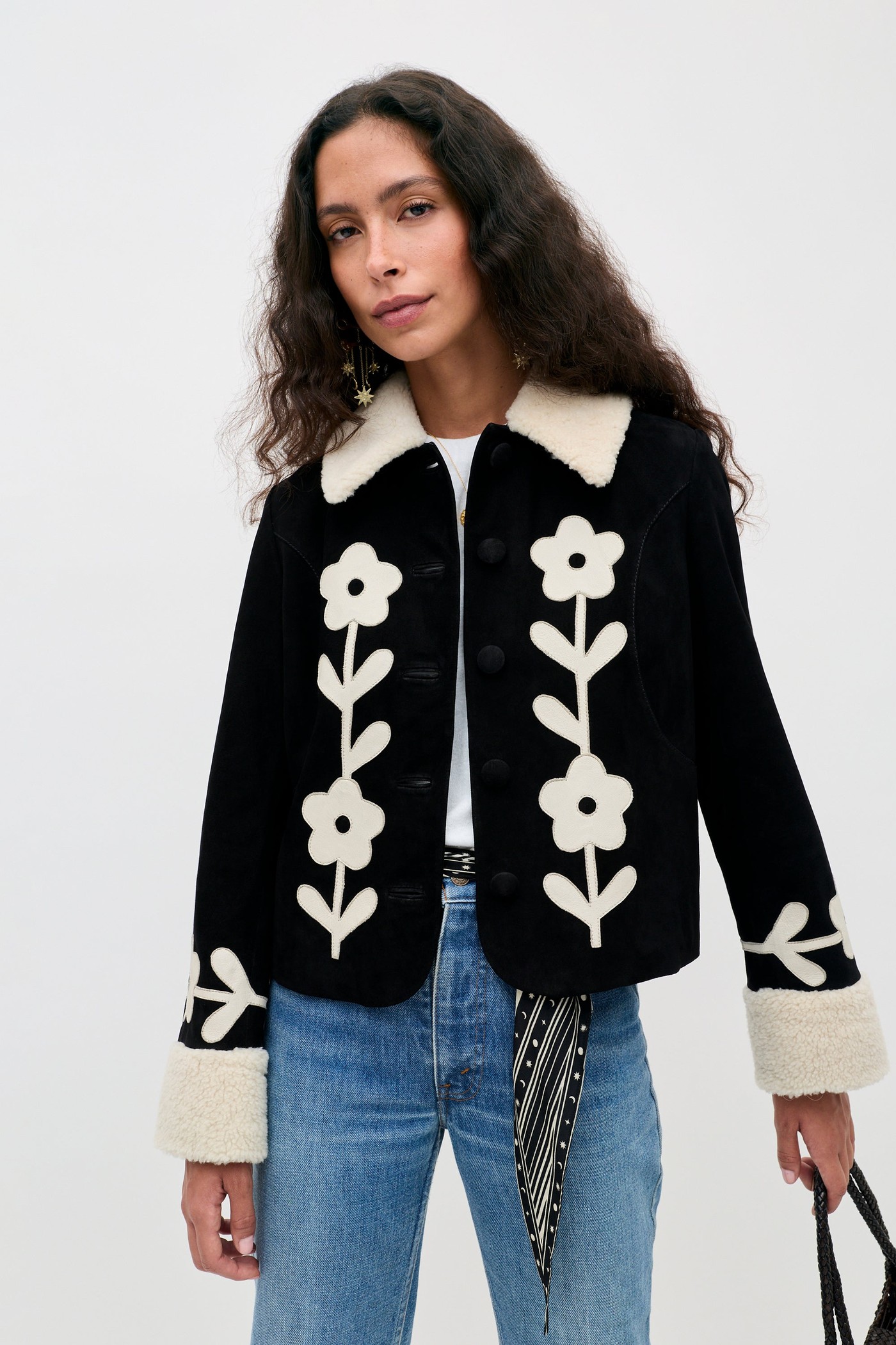 Brodie - Retro Daisy Applique Embroidery Black