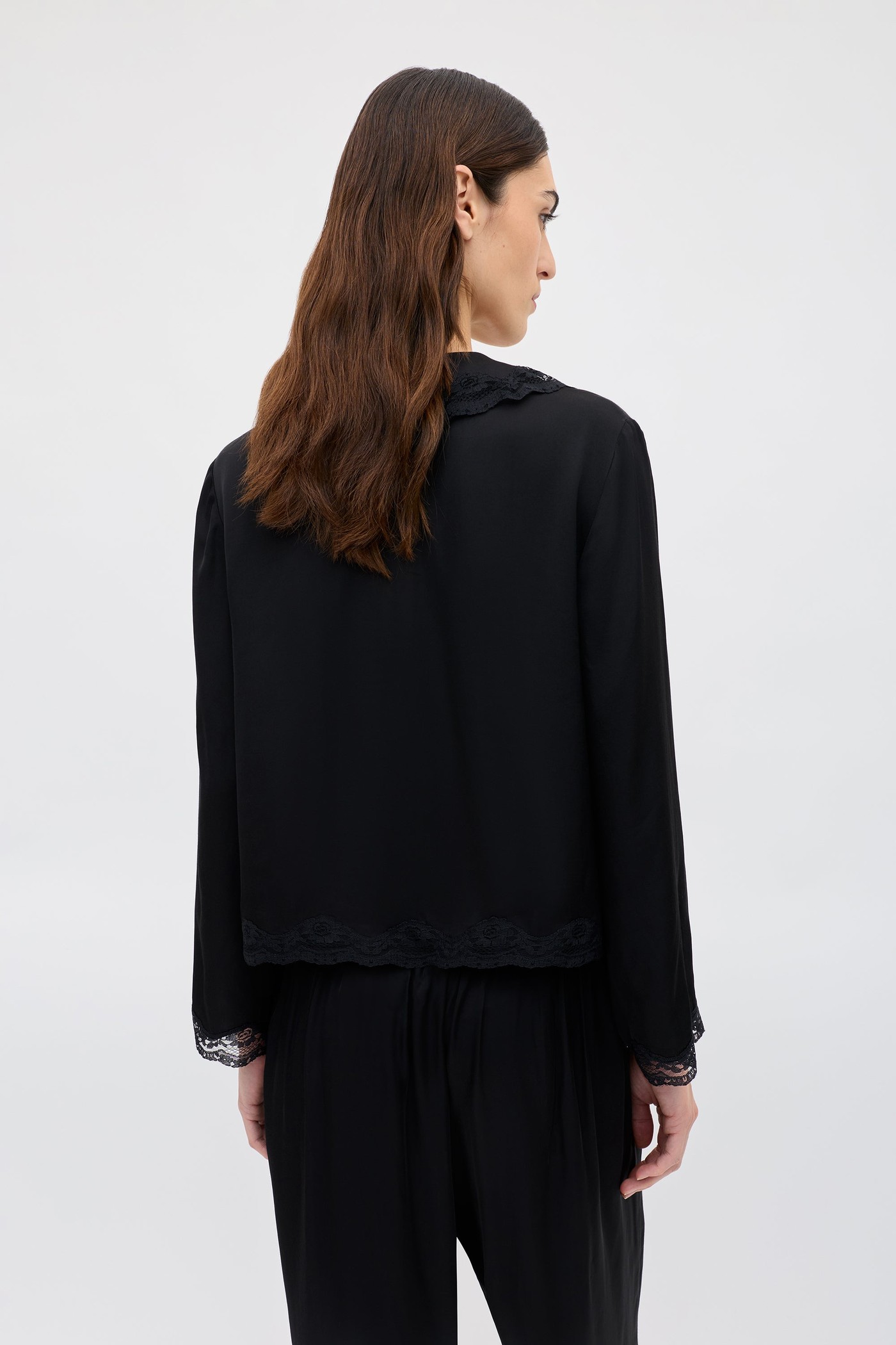 Nienna - Peonies Embroidery Black view 3