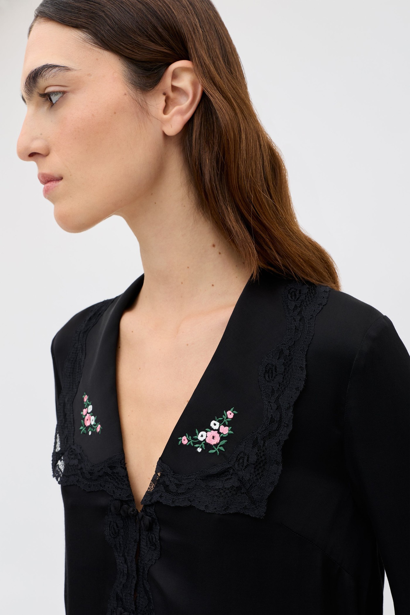 Nienna - Peonies Embroidery Black view 4