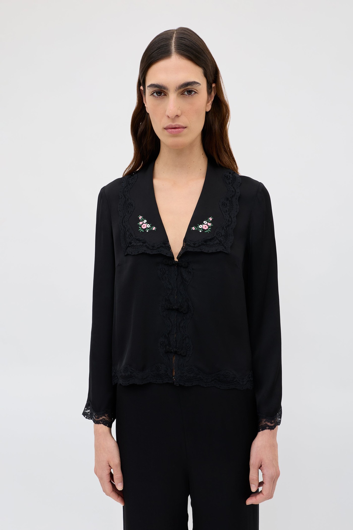 Nienna - Peonies Embroidery Black