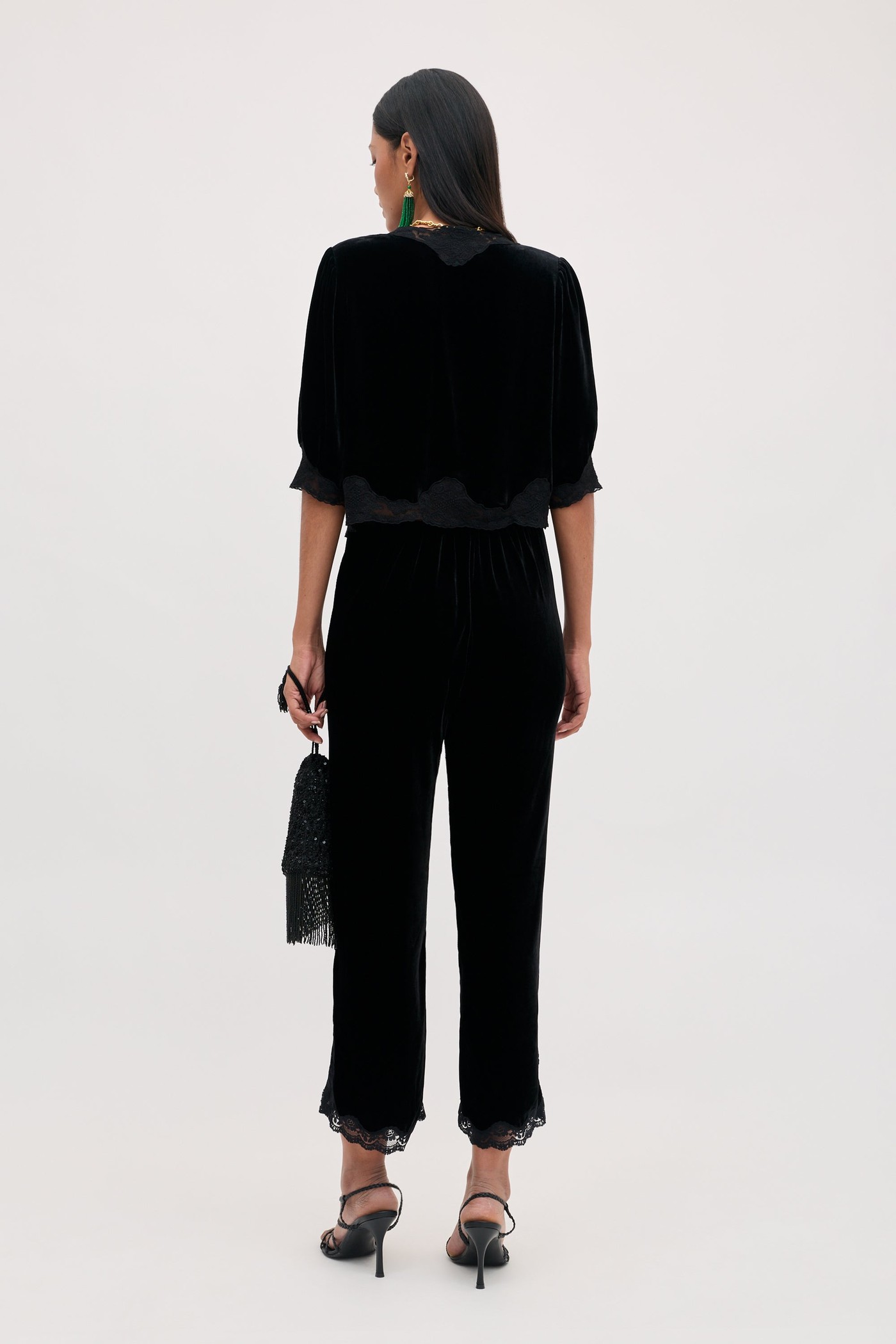 Mireille - Black Velvet view 4